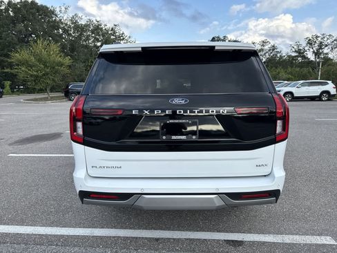 Used 2025 Ford Expedition Max Platinum AWD/4WD image 13