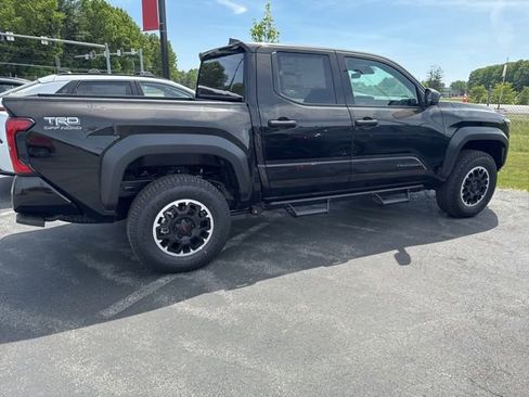 New 2026 Toyota Tacoma TRD Off-Road AWD/4WD image 2