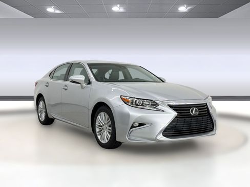 Used 2016 Lexus ES 350 w/ Premium Package w/Wood Trim FWD image 7