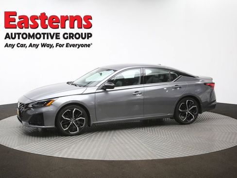 Used 2023 Nissan Altima 2.5 SR FWD image 57