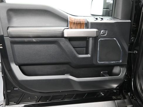 Used 2019 Ford F150 Lariat image 4