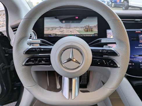 Used 2022 Mercedes-Benz EQS 580 4MATIC Sedan image 16