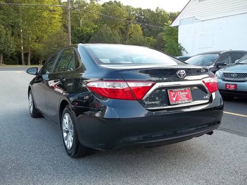 Used 2017 Toyota Camry LE FWD image 3