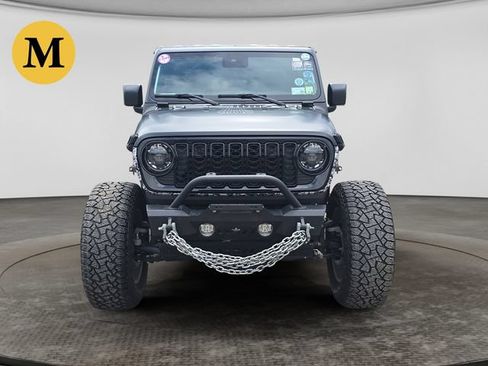 Used 2024 Jeep Gladiator Sport AWD/4WD image 9