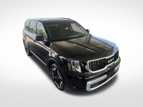 Certified 2025 Kia Telluride EX w/ EX Captain's Chair Package AWD/4WD image 38