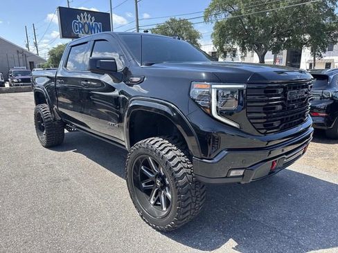 Used 2024 GMC Sierra 1500 AT4 w/ Technology Package AWD/4WD image 4