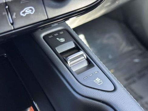 Used 2023 Kia Telluride EX w/ EX Captain's Chair Package AWD/4WD image 25