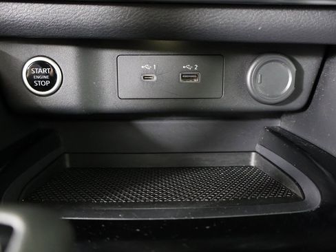 Used 2022 Nissan Rogue SV image 5