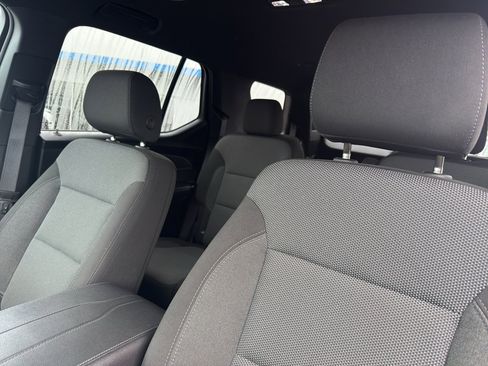 Used 2023 Chevrolet Traverse LT w/ Midnight/Sport Edition image 28