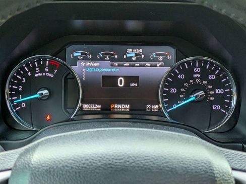 Used 2020 Ford Expedition XLT w/ Equipment Group 202A AWD/4WD image 27