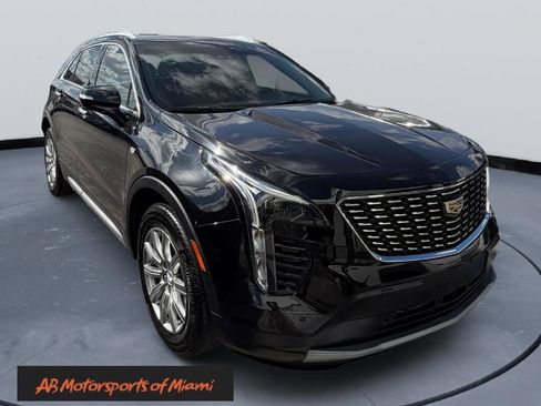Used 2023 Cadillac XT4 Premium Luxury FWD image 2