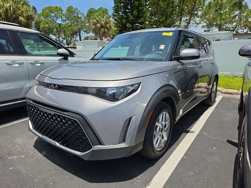 Certified 2023 Kia Soul S FWD image 7