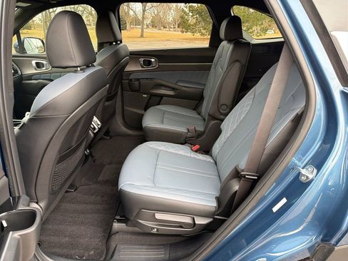 Used 2025 Kia Sorento SX Prestige image 27