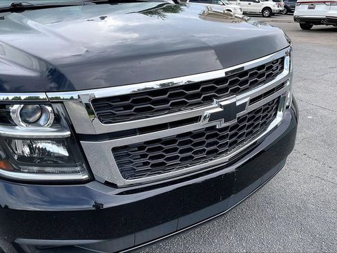 Used 2019 Chevrolet Suburban LT RWD image 29