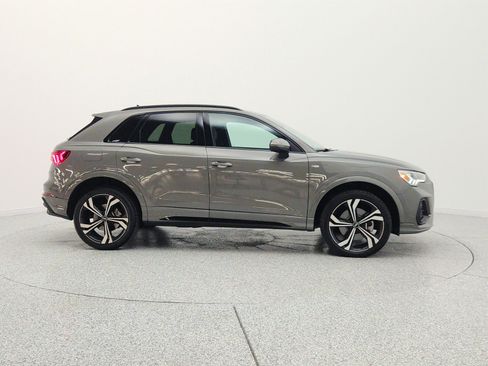 Used 2024 Audi Q3 2.0T Premium Plus w/ Premium Plus Package AWD/4WD image 4