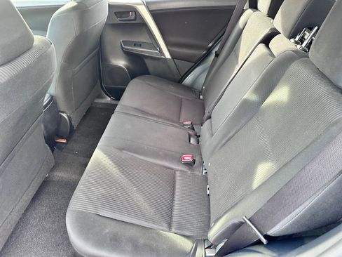 Used 2015 Toyota RAV4 LE AWD/4WD image 6