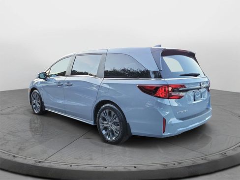 New 2026 Honda Odyssey Touring image 4