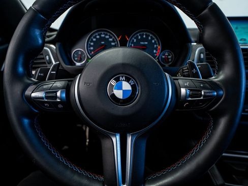 Used 2020 BMW M4 Convertible w/ Competition Package image 35