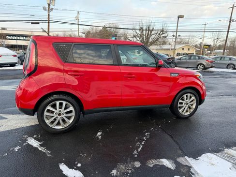 Used 2017 Kia Soul + image 6