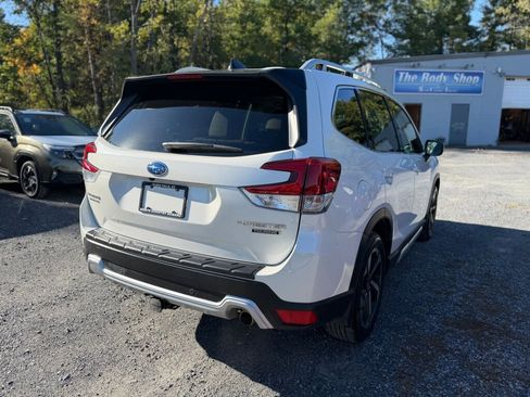 Used 2024 Subaru Forester Touring image 7