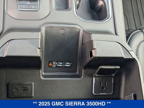 New 2025 GMC Sierra 3500 Denali w/ Denali Reserve Package image 28