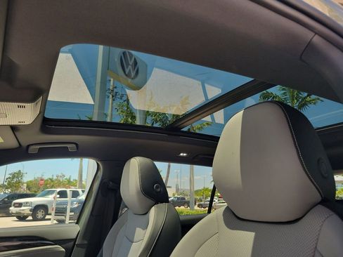 New 2026 Volkswagen Tiguan SE R-Line FWD image 8