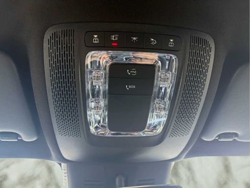 Used 2025 Mercedes-Benz GLB 250 4MATIC image 23