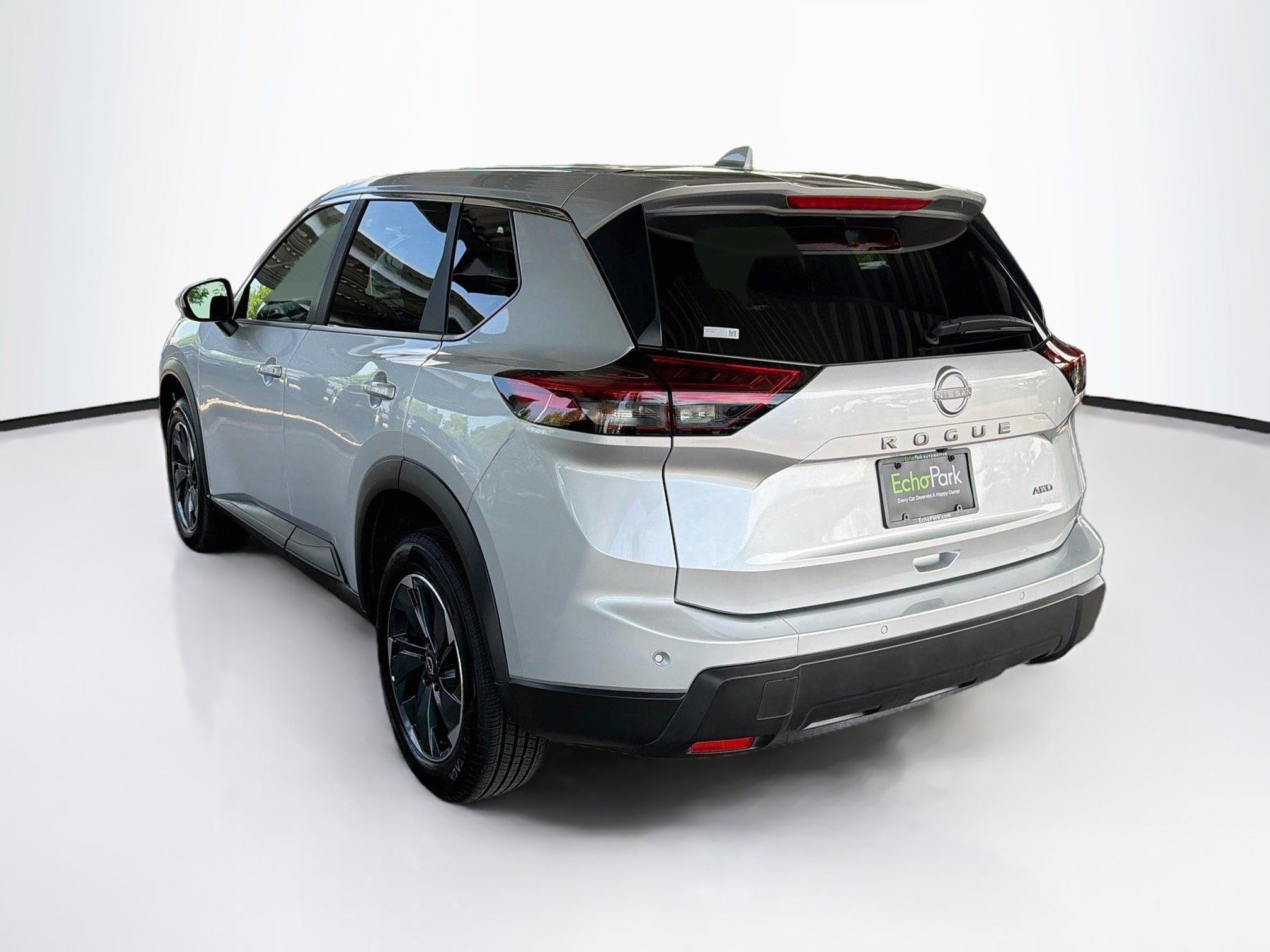 Used 2025 Nissan Rogue SV AWD/4WD image 5