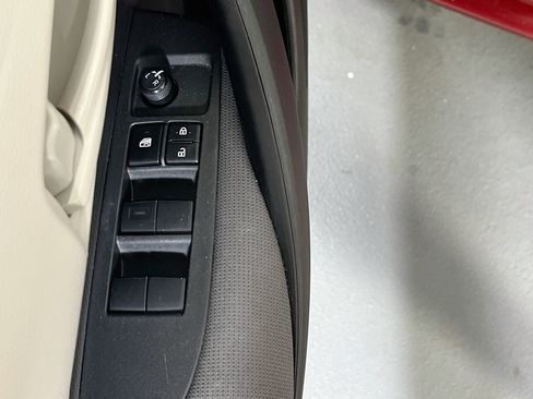 Used 2024 Toyota Corolla LE FWD image 17