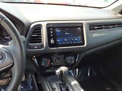 Used 2021 Honda HR-V Sport image 9