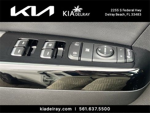 Certified 2022 Kia Sportage EX w/ EX Technology Package image 18