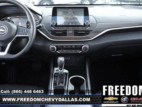 Used 2024 Nissan Altima 2.5 SV FWD image 15