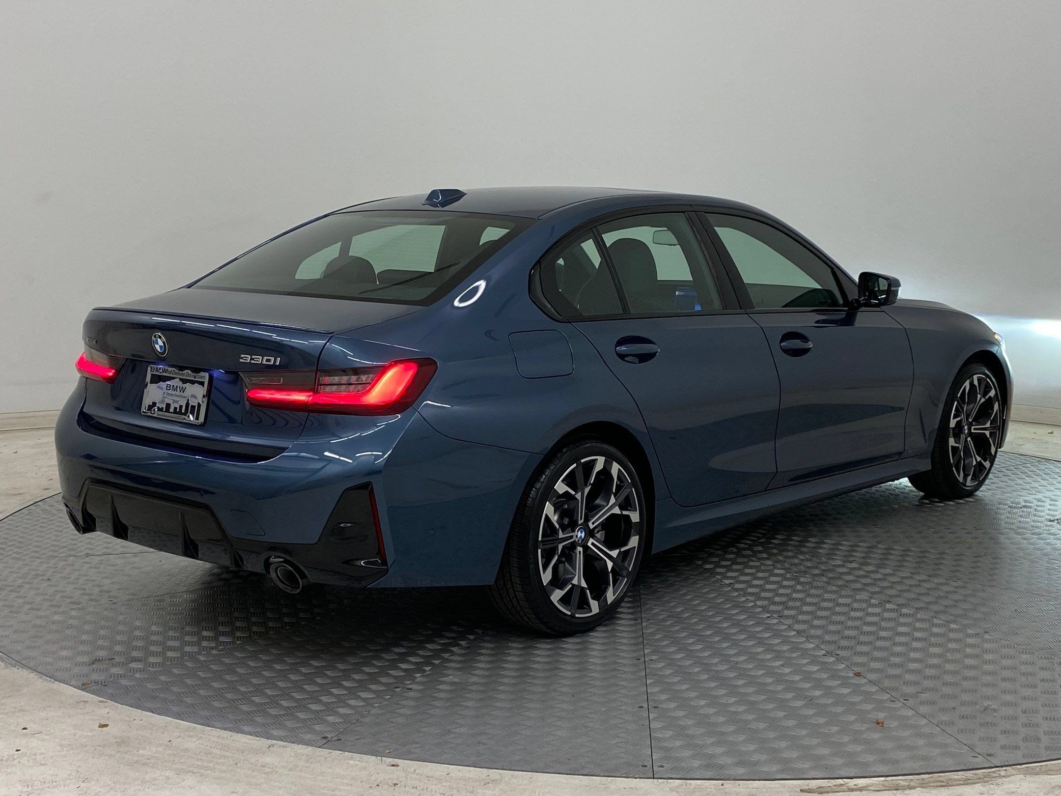 Used 2026 BMW 330i xDrive Sedan w/ M Sport Package AWD/4WD image 8