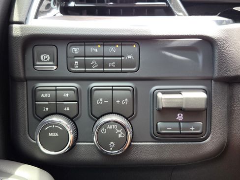 New 2026 Chevrolet Tahoe LS w/ LS Custom Edition AWD/4WD image 13