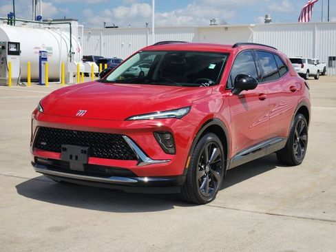 Used 2025 Buick Envision Sport Touring image 3