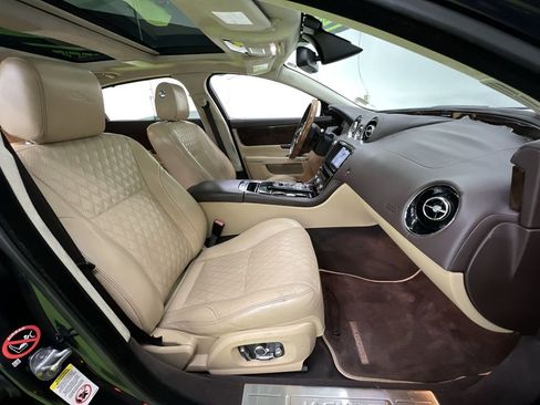 Used 2016 Jaguar XJ L Portfolio AWD/4WD image 28