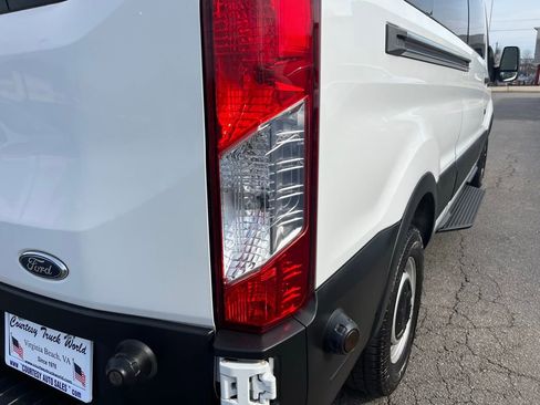 Used 2019 Ford Transit 350 XL image 10