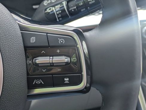 Used 2024 Kia Carnival SX Prestige FWD image 30