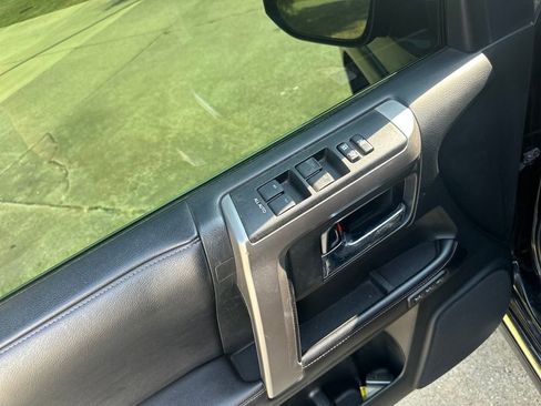 Used 2016 Toyota 4Runner Limited image 12