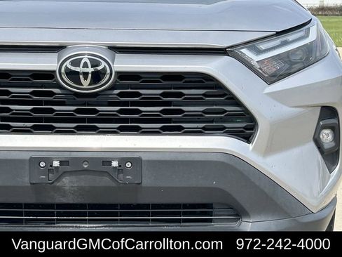 Used 2022 Toyota RAV4 XLE Premium image 4