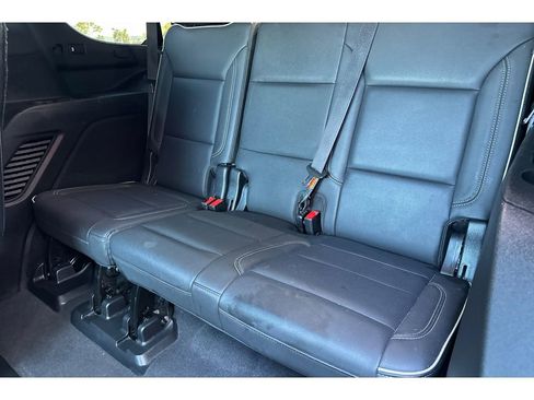 Used 2021 GMC Yukon SLT w/ SLT Premium Package image 17