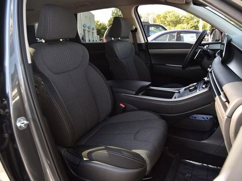 Used 2024 Hyundai Palisade SE image 19