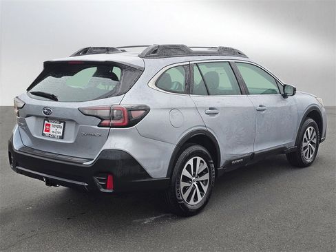Used 2021 Subaru Outback 2.5i image 5