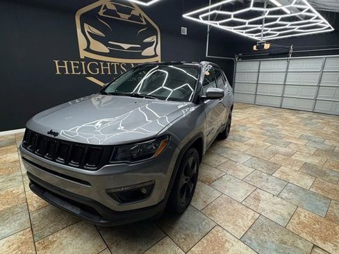 Used 2021 Jeep Compass Latitude image 3