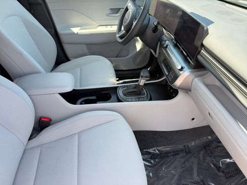 Used 2025 Hyundai Kona SEL AWD/4WD image 8