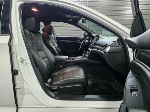 Used 2020 Honda Accord Sport image 14