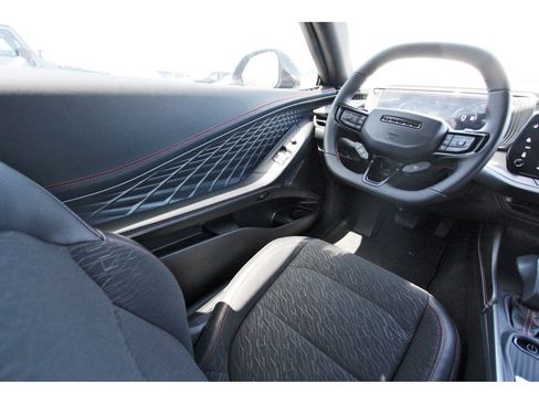 Used 2025 Dodge Charger Daytona R/T w/ Quick Order Package 25M R/T AWD/4WD image 9