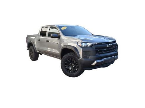 Used 2025 Chevrolet Colorado Trail Boss image 2