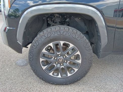 Used 2025 Toyota Tundra Limited AWD/4WD image 10
