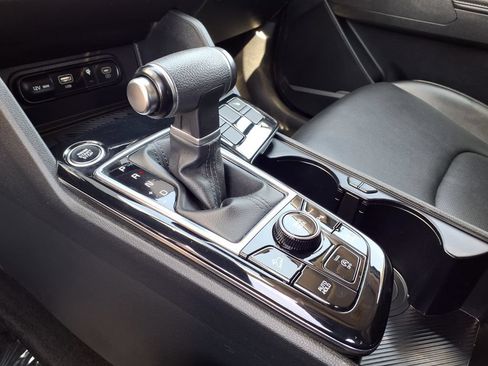Certified 2024 Kia Sportage EX FWD image 18